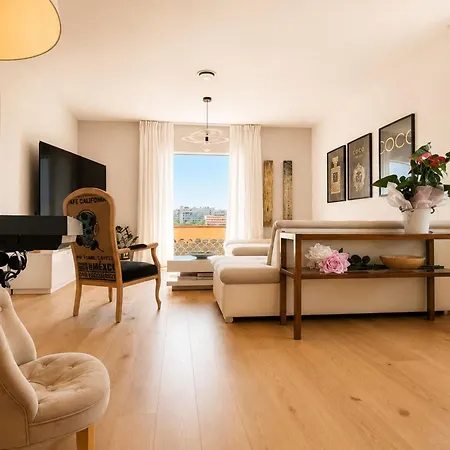 New Pool & Jacuzzi 400 M Garden 3 Bedrooms * Mandelieu