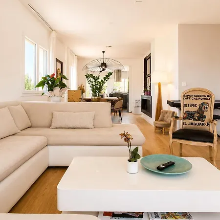 New Pool & Jacuzzi 400 M Garden 3 Bedrooms * Mandelieu