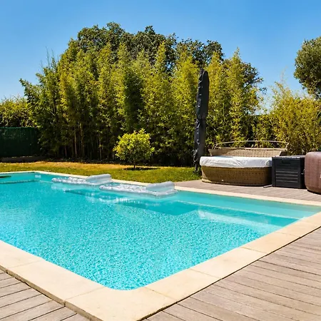 New Pool & Jacuzzi 400 M Garden 3 Bedrooms